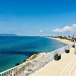 Отель Grand L'approdo 4*