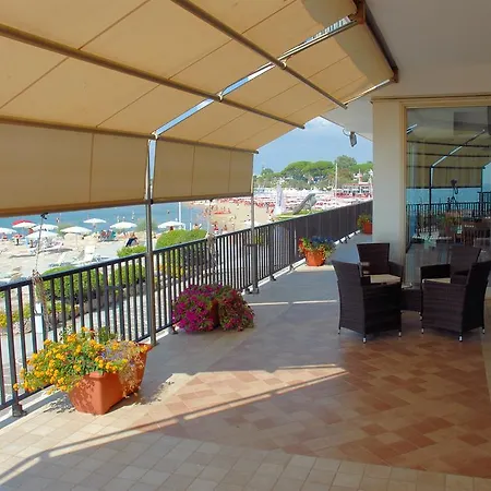 ホテル Grand L'approdo 4*