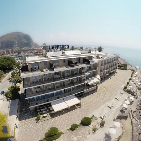 ホテル Grand L'approdo テッラチーナ