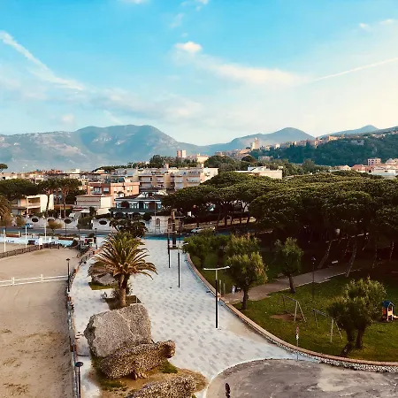 Grand L'approdo 4* テッラチーナ