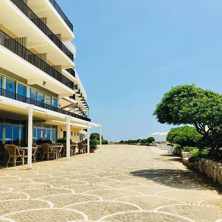 ホテル Grand L'approdo テッラチーナ