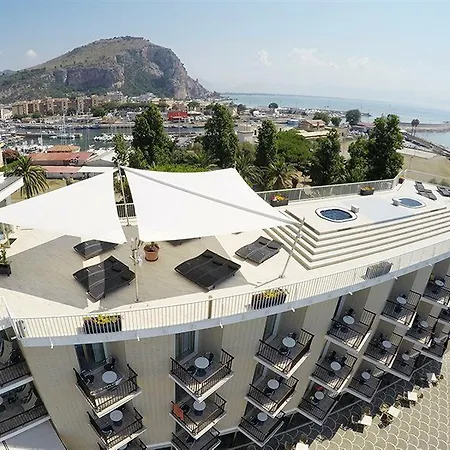 ホテル Grand L'approdo 4*